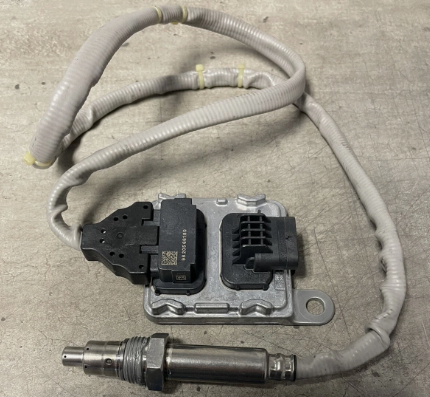 Nitrogen Oxygen Sensor For PEUGEOT 9820566180 SNS0734B