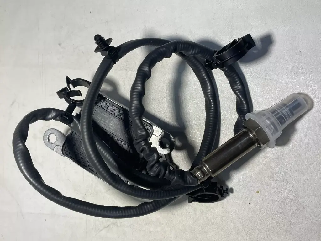 Nitrogen Oxygen Sensor Fit for GM 24001900